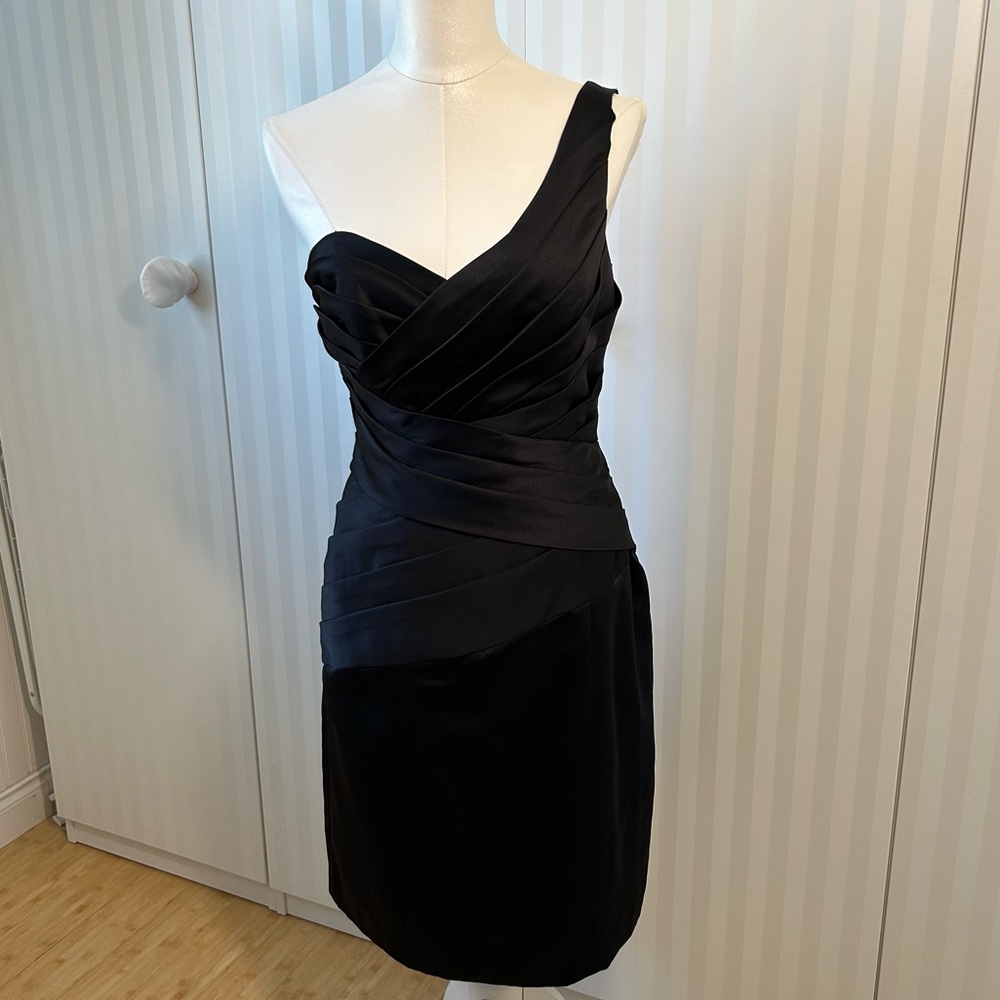 Alfred Angelo black satin one shoulder pleated fitted formal dress Size 8